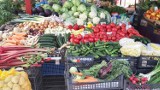 Ceny warzyw i owoców na Cytrusku w Opolu. Ile kosztują na targowisku polskie truskawki, szparagi, młode ziemniaki, pomidory czy kapusta 