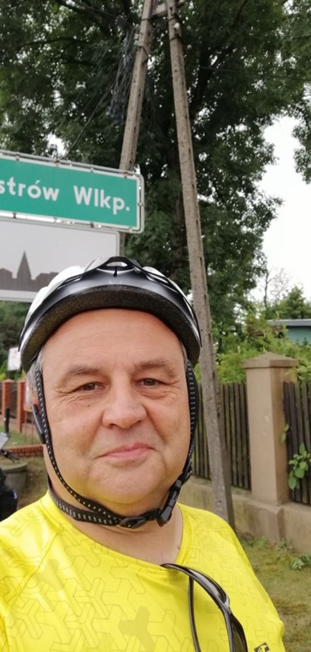 Dariusz Wawrzyniak jedzie rowerem wokół Wielkopolski zbierając pieniądze dla Wojtusia.