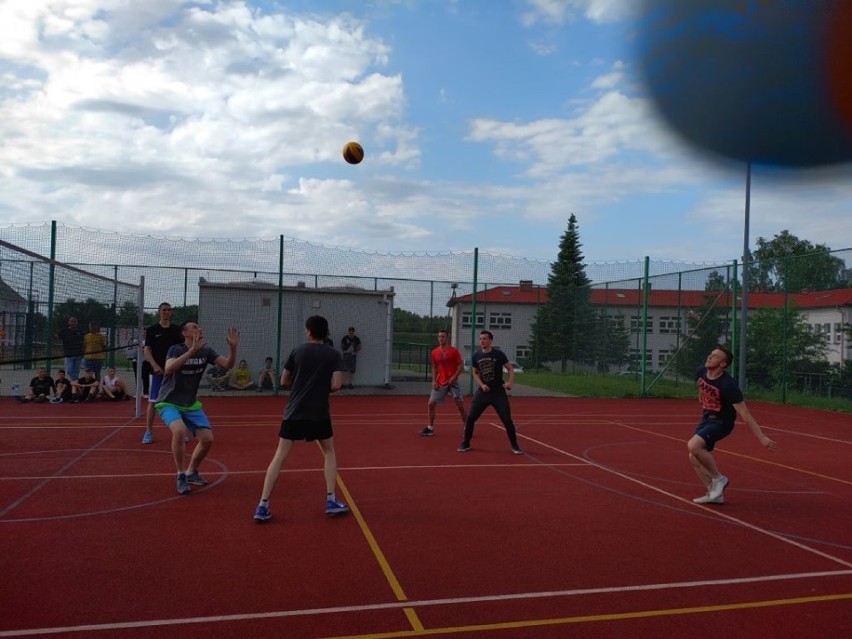 Turniej piłki siatkowej w Bukowinie Sycowskiej [ZDJĘCIA]