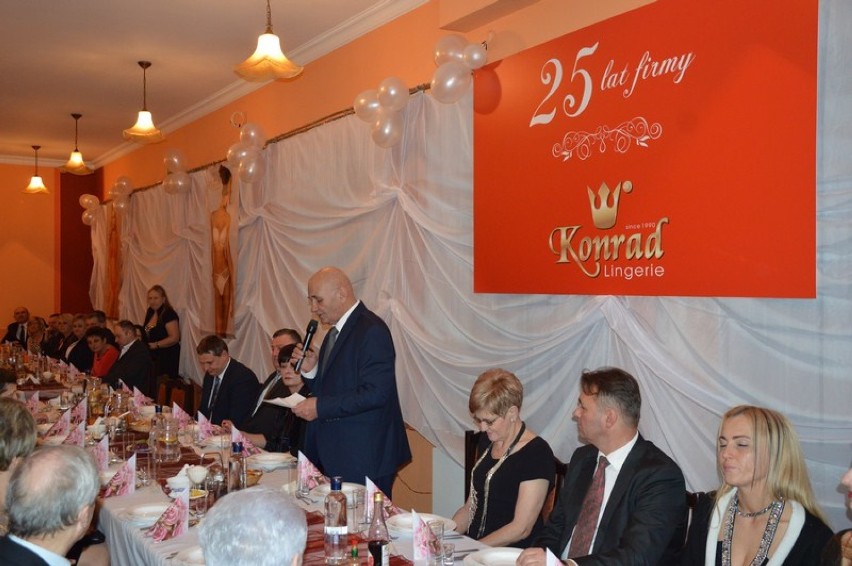 Pokaz bielizny "Konrad" na 25-lecie firmy bieliźniarskiej z...