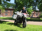 Piekary Śląskie: Motocyklowa wyprawa dookoła świata i zbiórka pieniędzy na budowę boiska w MSP nr 5
