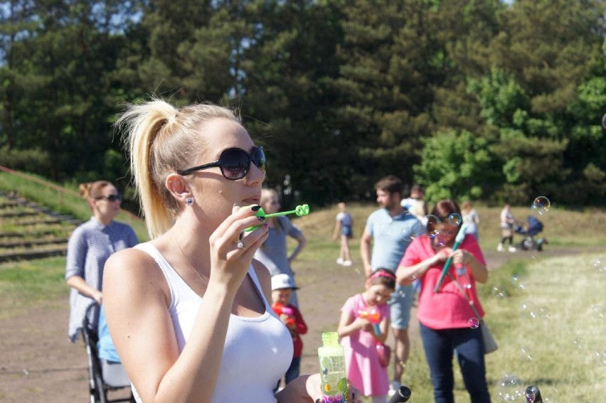 Festiwal Baniek Mydlanych w Pile. Można było puszczać bańki małe i duże! [ZDJĘCIA]