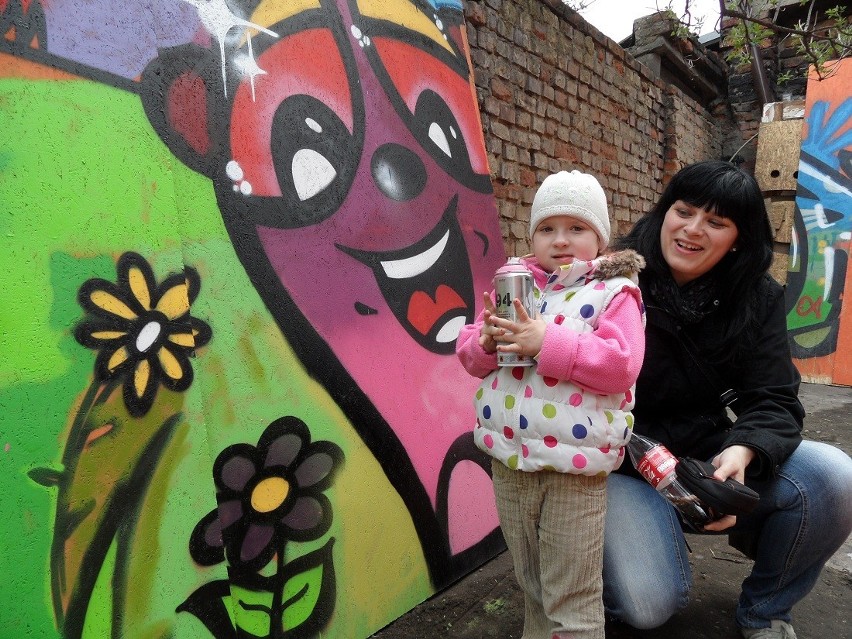 Szarlej: W weekend Bartosz Ślusarski i grupa 0700 Team uczyli malować murale