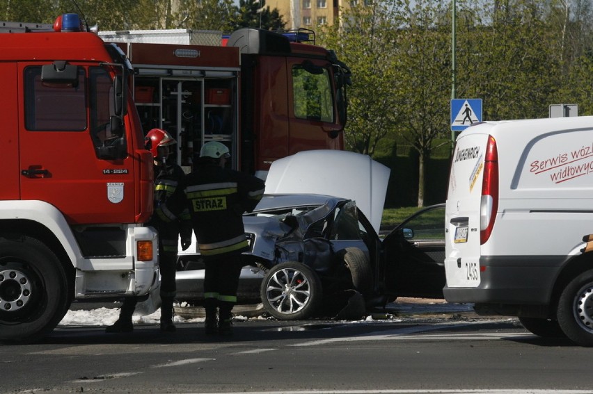 Wypadek na ulicy Sikorskiego w Legnicy (ZDJĘCIA)