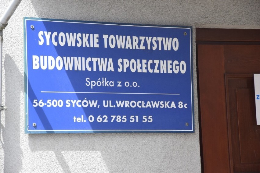 Sycowskie Towarzystwo Budownictwa Społecznego nie będzie już zarządzało Wrocławską 1. Mieszkańcy zostali na lodzie!