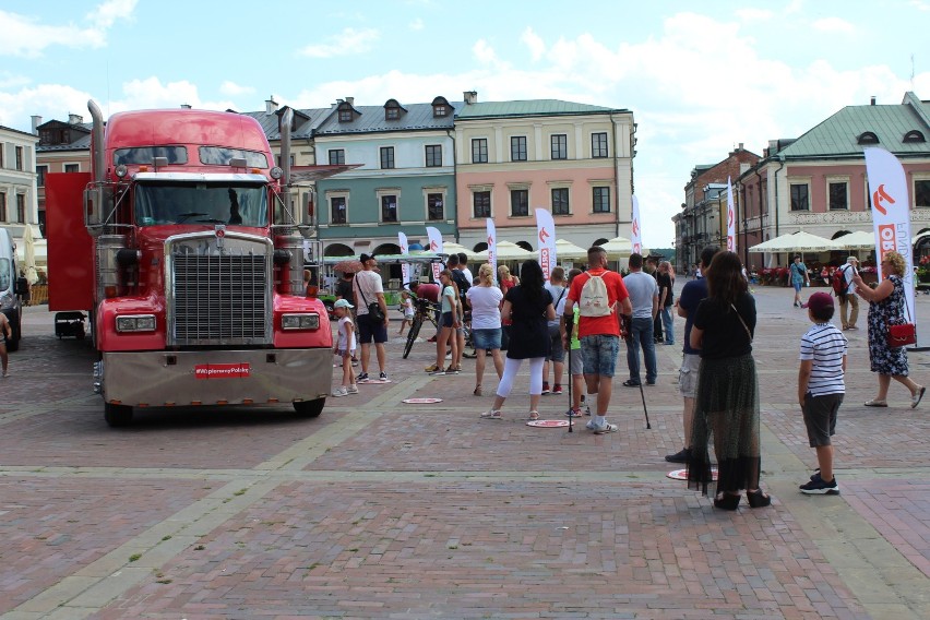 Ciężarówka promująca akcję „Wspieramy Polskę" w Zamościu. Zobacz zdjęcia