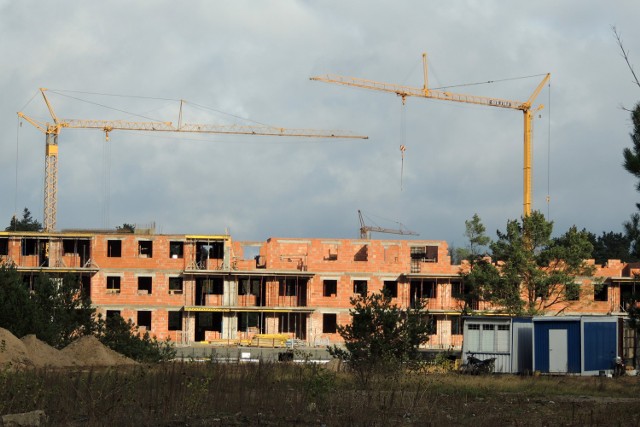 Sąsiedztwo lasu, dobry dojazd do centrum miasta i niska zabudowa – torunianie chętnie wybierają nowe mieszkania na osiedlu Jar.