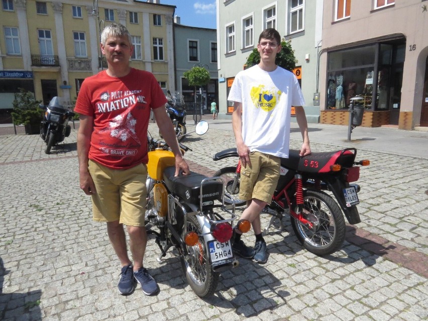 Dariusz (tata) i Łukasz (syn) Woźniakowie z Czerska...