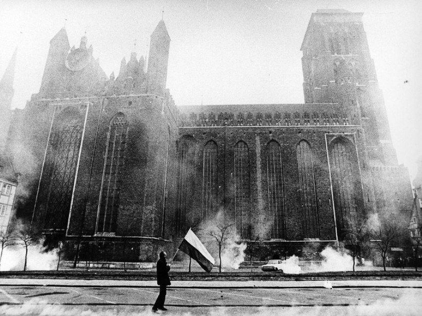 Wprowadzenie stanu wojennego 13 grudnia 1981 r. [ARCHIWALNE ZDJĘCIA]