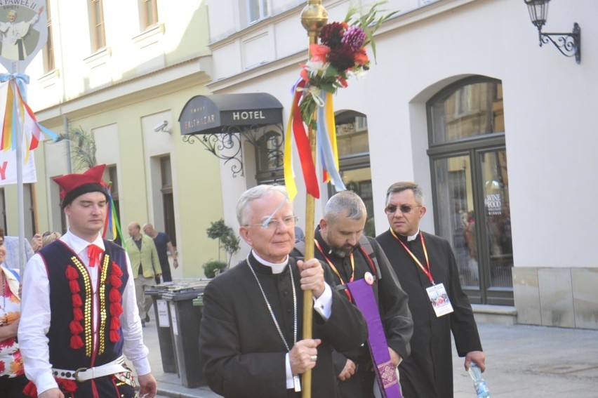 Metropolita krakowski wciąż nie jest kardynałem. Papież Franciszek pominął go przy nominacjach