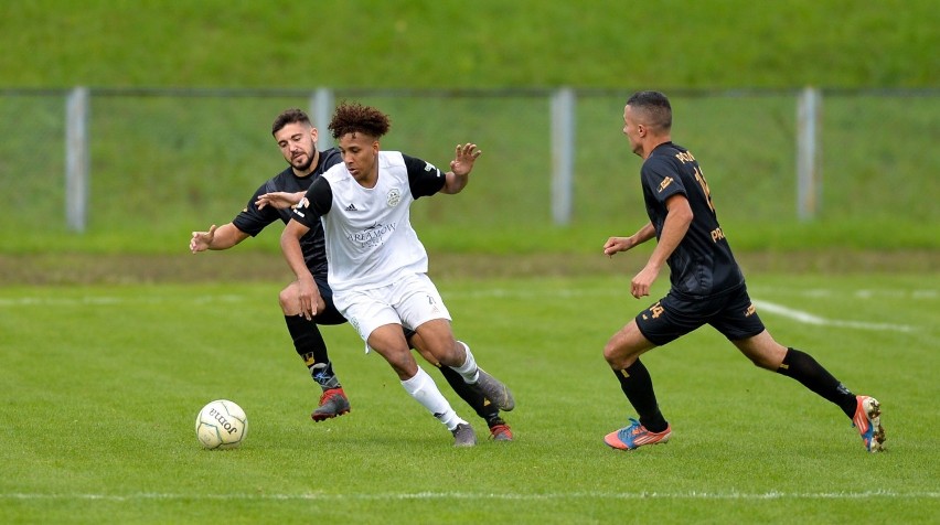 4 liga. Nerwowy mecz w Przemyślu. Trener Piotr Ożóg wyrzucony na trybuny, a jego Arłamów Ustrzyki Dolne zremisował z Polonią [ZDJĘCIA]