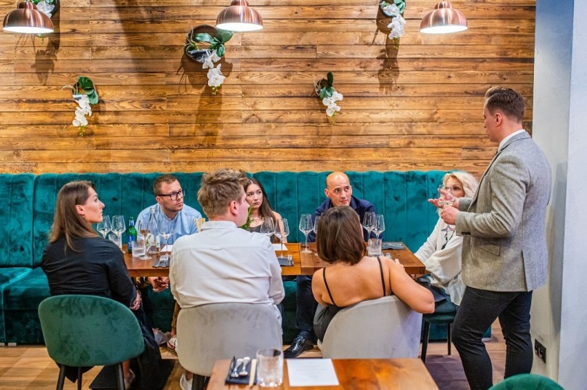 Jak łączyć potrawy z winem? Radomska restauracja PaTaThai zaprasza na kolację z sommelierem