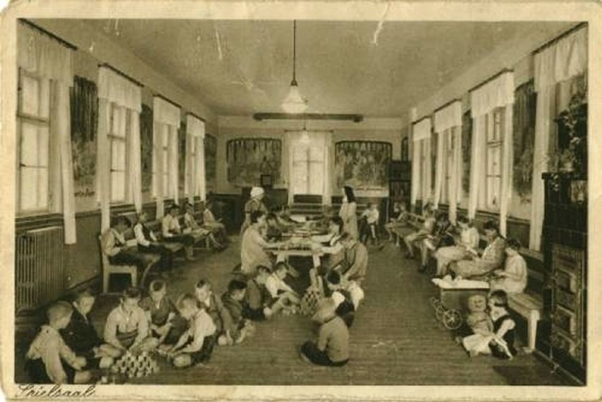Sanatorium w Suchym Borze w latach 30. Na zdjęciu: sala gier...
