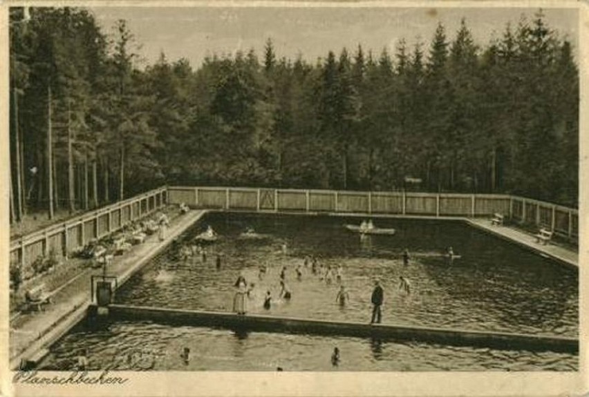 Sanatorium w Suchym Borze w latach 30. Na zdjęciu: brodzik w...