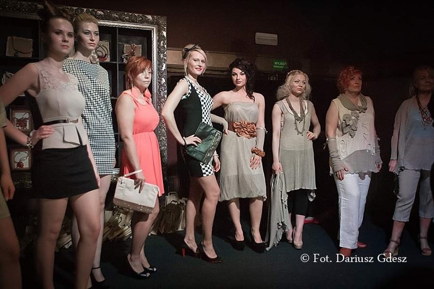 Pokaz mody sprzed 12 lat w Wałbrzychu. Modna Wałbrzyszanka