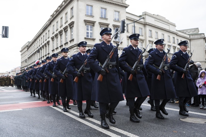 Kompania Reprezentacyjna Służby Więziennej podczas defilady w Warszawie