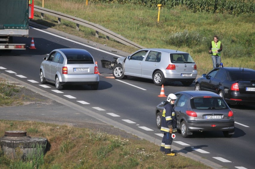 Śrem - wypadek na obwodnicy. Korek na obwodnicy 25.08.2014