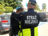 Atak siekierą w Warszawie. Zakrwawiony mężczyzna zauważony w okolicy ZOO. Interweniowała Straż Miejska