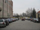 Piła: Nie ma gdzie parkować przy pl. Staszica