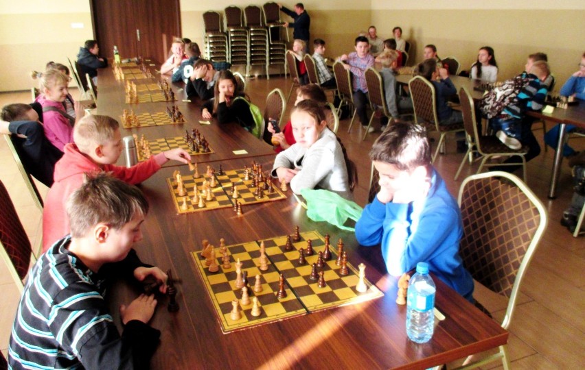 Lgota Mokrzesz: młodzież z gminy Koziegłowy stanęła w szranki w turnieju szachowym