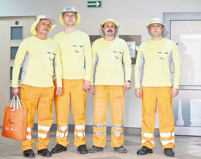 Tak ubrani pracownicy Zakładu Torów i Sieci łódzkiego MPK będą naprawiać torowiska i sieć