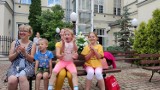 Lato 2020: zabawa rodzinna na dziedzińcu MOK w Piotrkowie [ZDJĘCIA, WIDEO]