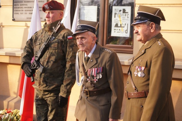 Święto Niepodległości Radomsko 2018. Uroczystości pod tablicą pamięci Józefa Piłsudskiego
