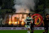 Chrobry Głogów kontra Lechia Gdańsk. Siwy dym i przegrana na stadionie w Gdańsku