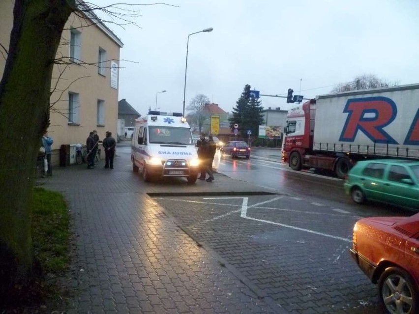 Ranny we Wronkach rowerzysta trafił do szpitala FOTO