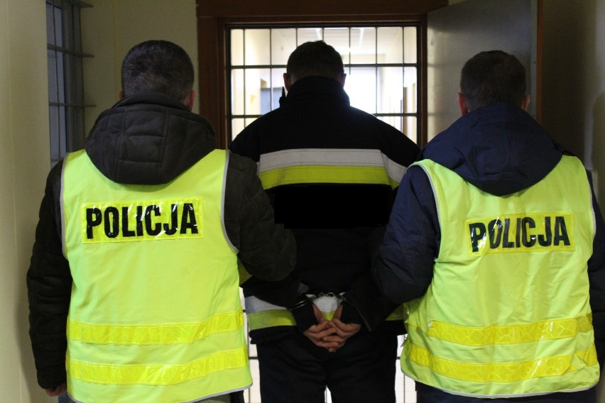 Podpalacz został zatrzymany przez wieruszowską policję. Decyzją sądu spędzi w areszcie co najmniej trzy miesiące