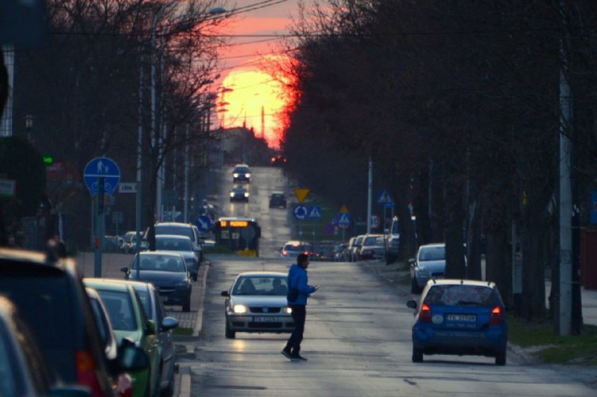 Olbrzymie Słońce nad ulicą Piekoszowską w Kielcach [ZDJĘCIA]