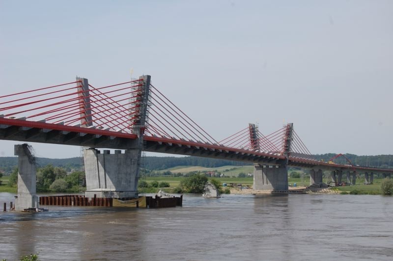 Kwidzyn: Most przez Wisłę na ostatniej prostej. Samochody przejadą nim za nieco ponad miesiąc