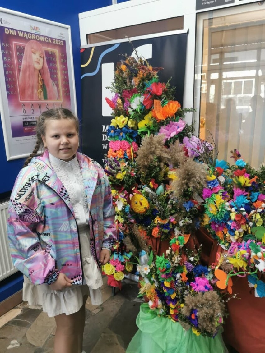 Uczennica szkoły podstawowej w Parkowie została laureatką konkursu na Palmę Wielkanocną