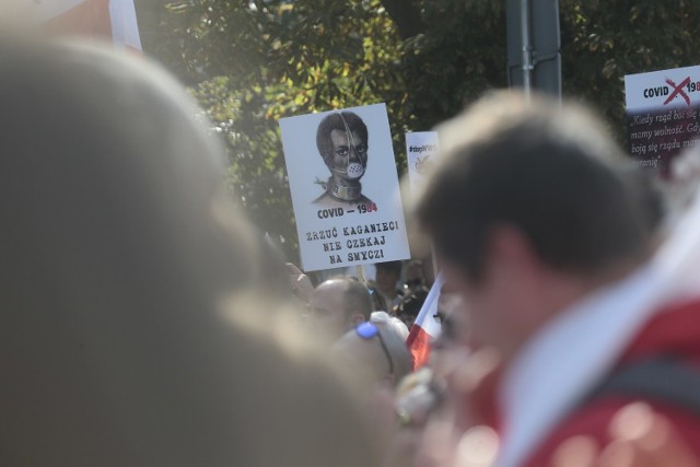 Protest antycovidowców w Katowicach