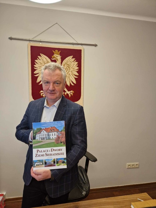 Współautorka „ Pałaców i dworów ziemi sieradzkiej” z wizytą u burmistrza Błaszek