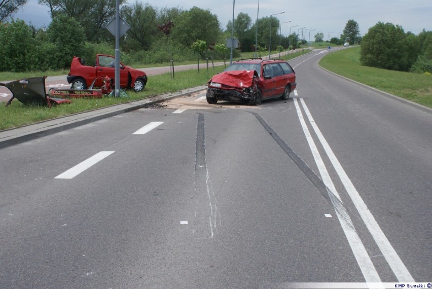 Wypadek w Suwałkach. Dwie osoby trafiły do szpitala