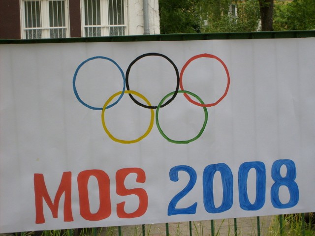 Wszystko było jak na prawdziwej olimpiadzie: zawisła flaga olimpijska... Fot. Krzysztof Krzak