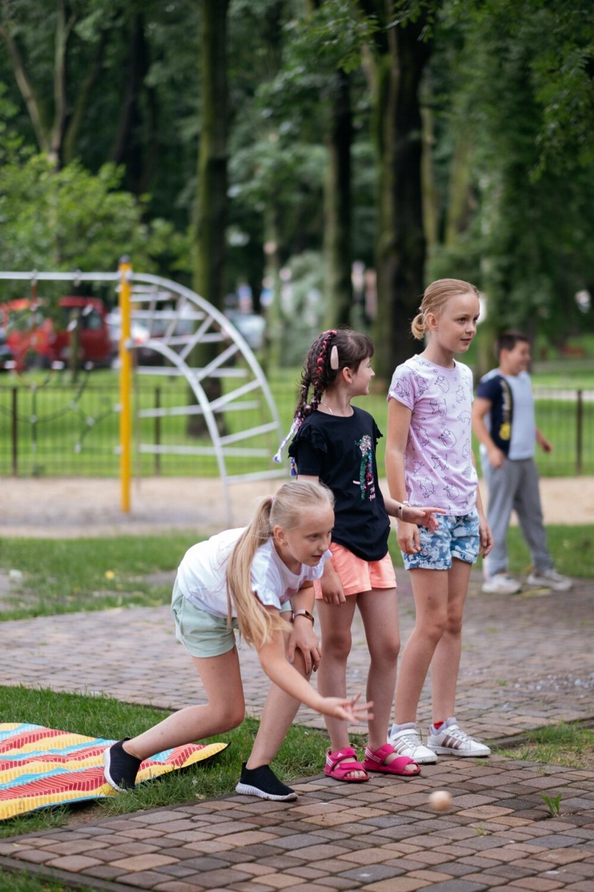 Piknik dla dzieci w wieluńskim parku. Imprezę zorganizowała...
