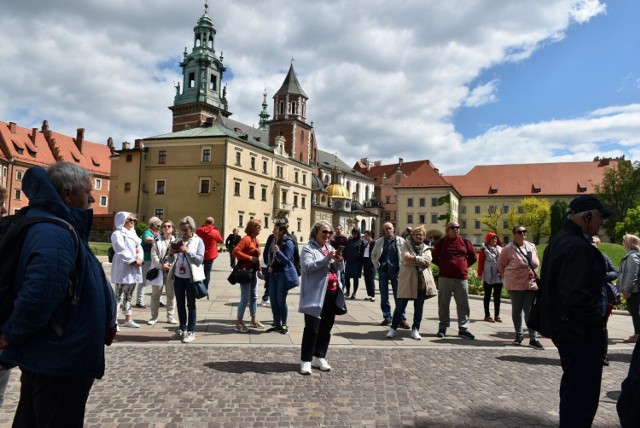 Ponad 50-osobowa grupa mieszkańców gminy Unisław wybrała się do Jury Krakowsko - Częstochowskiej