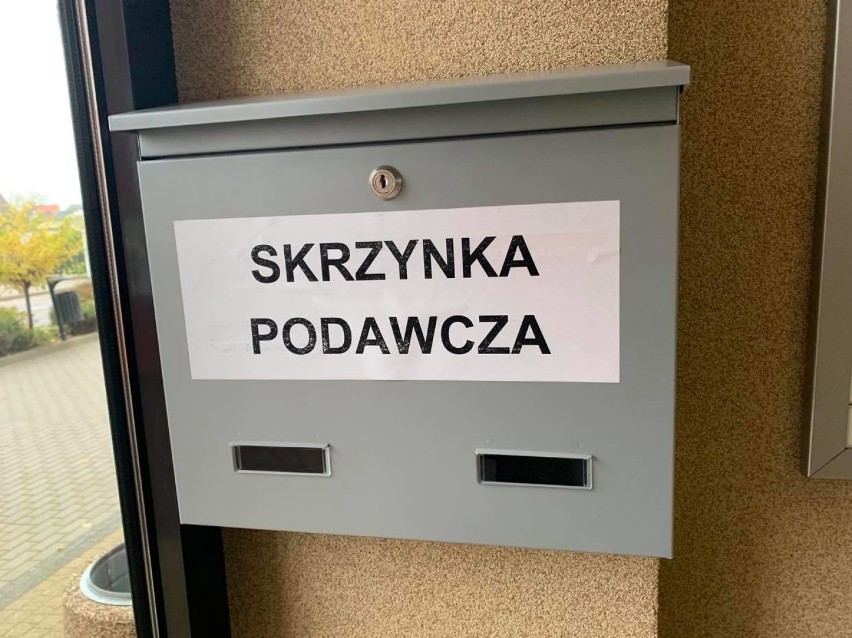 Można przekazać korespondencję do Urzędu Gminy w Cewicach przez skrzynkę podawczą