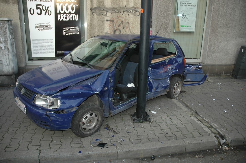 Wypadek na Katowickiej w Świętochłowicach: Samochód zderzył się z tramwajem