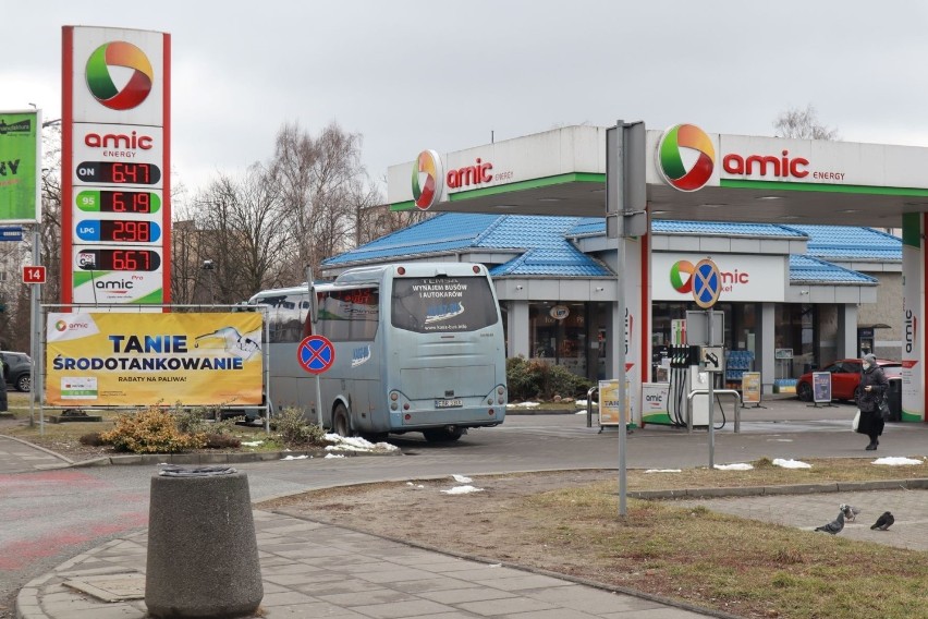 - Do końca tego tygodnia średni poziom cen benzyny...