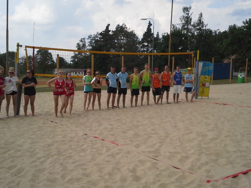 Reprezentantki Zespołu Szkół nr 1 wygrały Półfinał Mistrzostw Województwa w plażowej piłce siatkowej