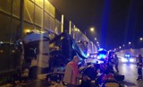 Wypadek na S3 pod Gorzowem. Tir uderzył w busa i ekrany akustyczne. Dwie osoby ranne [FILM, ZDJĘCIA]