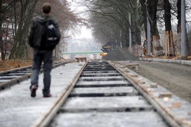 Co tydzień przybywa 100 metrów torowisk – mówią wykonawcy z Energopolu