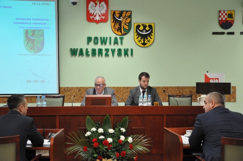Pierwsza sesja Rady Powiatu Wałbrzyskiego - ustalono też składy poszczególnych Komisji Rady Powiatu