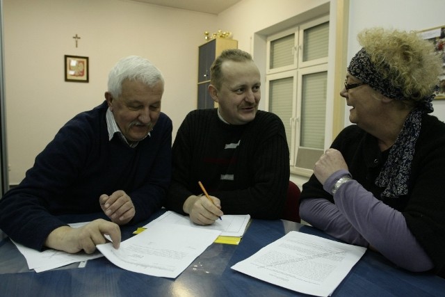 Ta prośba sekretarz podzieliła jednak radnych. Ci ze Strzyży podnieśli głosy, że będzie to tylko niepotrzebne rozbudowanie "papierologii" i że termin wyznaczony przez miasto jest za krótki, by zaplanować cały przyszły rok. Z kolei radni osiedla Nowy Port pomysł i inicjatywę miasta chwalą i twierdzą, że Strzyża niepotrzebnie jątrzy, co tylko może doprowadzić do usztywnienia kontaktów rad  z miastem.  

- To nie jest zły pomysł, bo z pisma jasno wynika, że chodzi o usprawnienie. Jeśli na przykład już wiemy, że chcemy przeprowadzić dane działania w kwietniu, to dzięki temu że zgłosimy je teraz, w urzędzie będą zawczasu przygotowani - mówi Łukasz Hamadyk, przewodniczący zarządu Rady Osiedla Nowy Port, i podkreśla, że nie ma co robić afery z czegoś, co może tylko ułatwić pracę dzielnicowym radnym. -  Przecież wypełnianie tego dokumentu jest dobrowolne. Jeśli któreś z rad nie mają sprecyzowanych planów, mogą tego nie wysyłać.