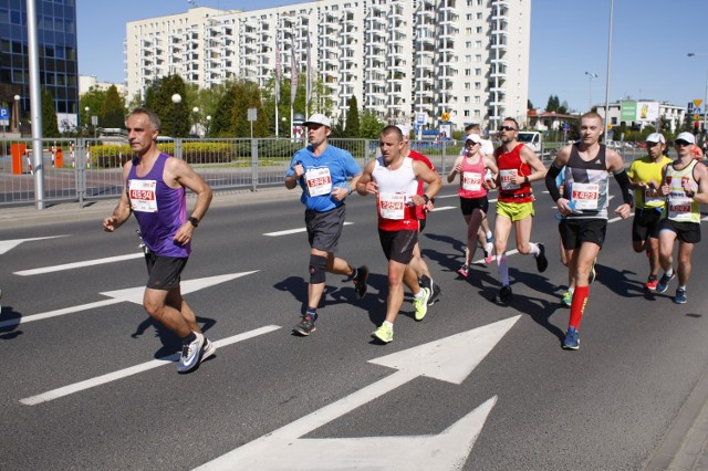 Orlen Warsaw Marathon 2018. Biegacze pokonali królewski dystans. Biegliście? Szukajcie się na zdjęciach [GALERIA 4]