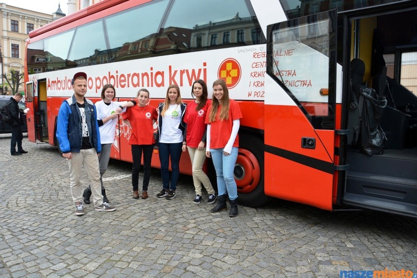 Wampiriada w Lesznie. Jedenasta edycja akcji cieszyła się...