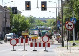 Duże utrudnienia na ulicy 25 Czerwca w Radomiu. W piątek spółka Wodociągi rozpoczęła budowę kanalizacji sanitarnej 